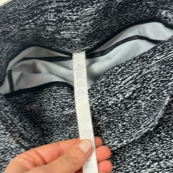 Lululemon Pace Perfect Crop (17") Air Time White Black / Black - Picture 3 of 6